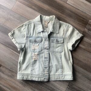 Light Wash Distressed Denim Short-Sleeve Jacket